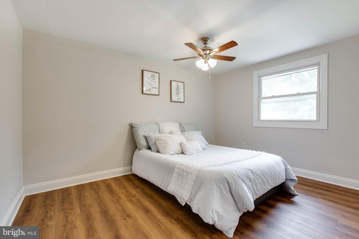 5731 Margrave Mews photo 26