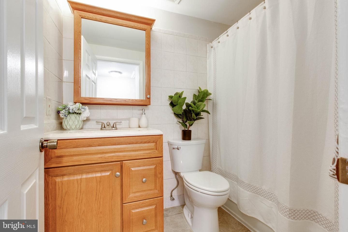 5731 Margrave Mews photo 30