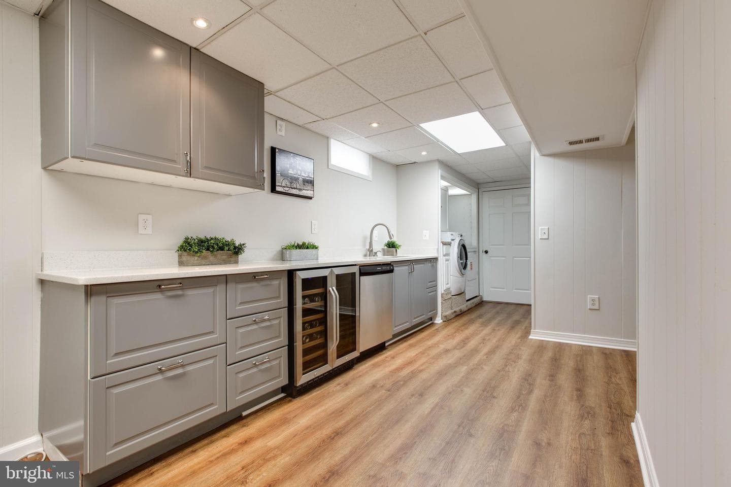 5731 Margrave Mews photo 35