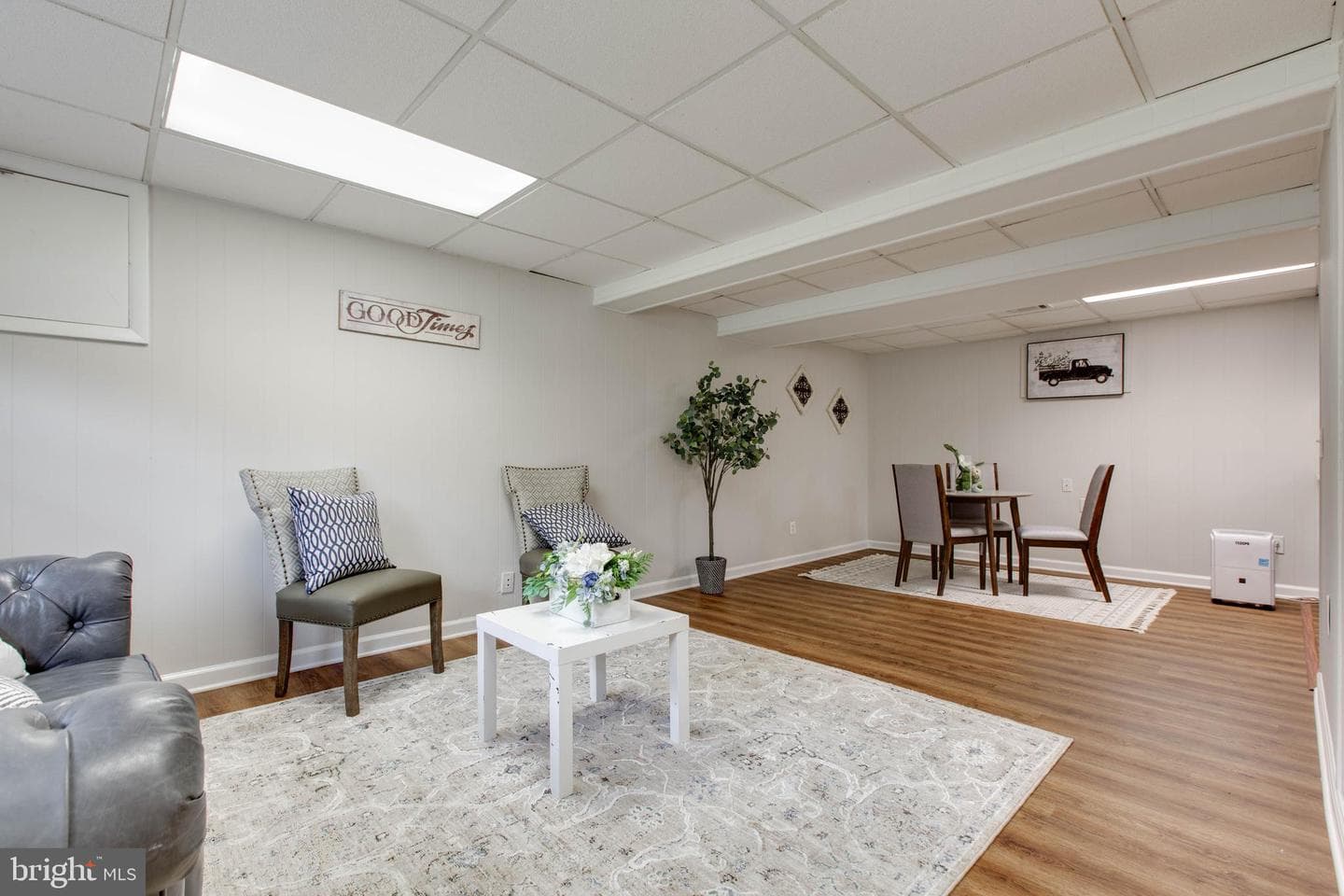 5731 Margrave Mews photo 39