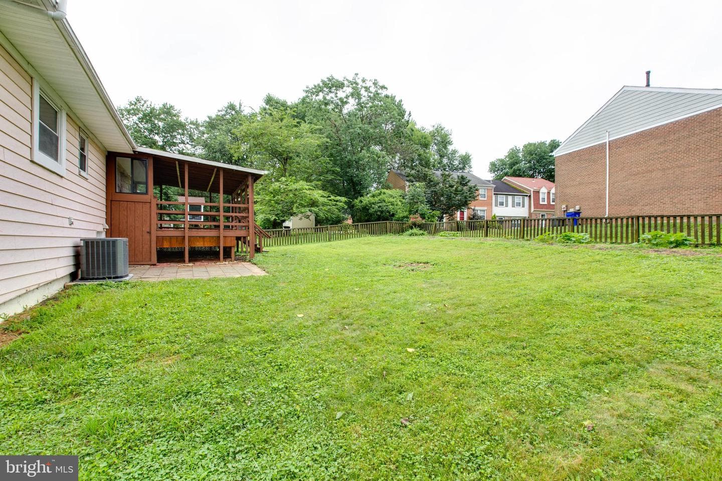 5731 Margrave Mews photo 46