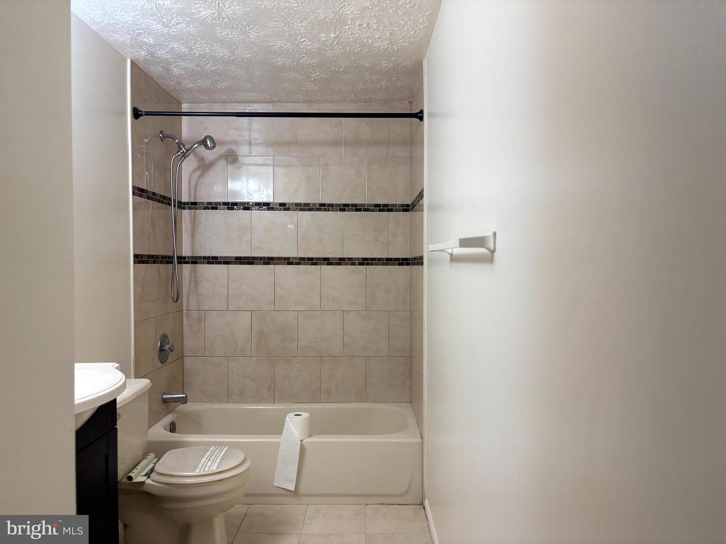8230 Wellington Place photo 18