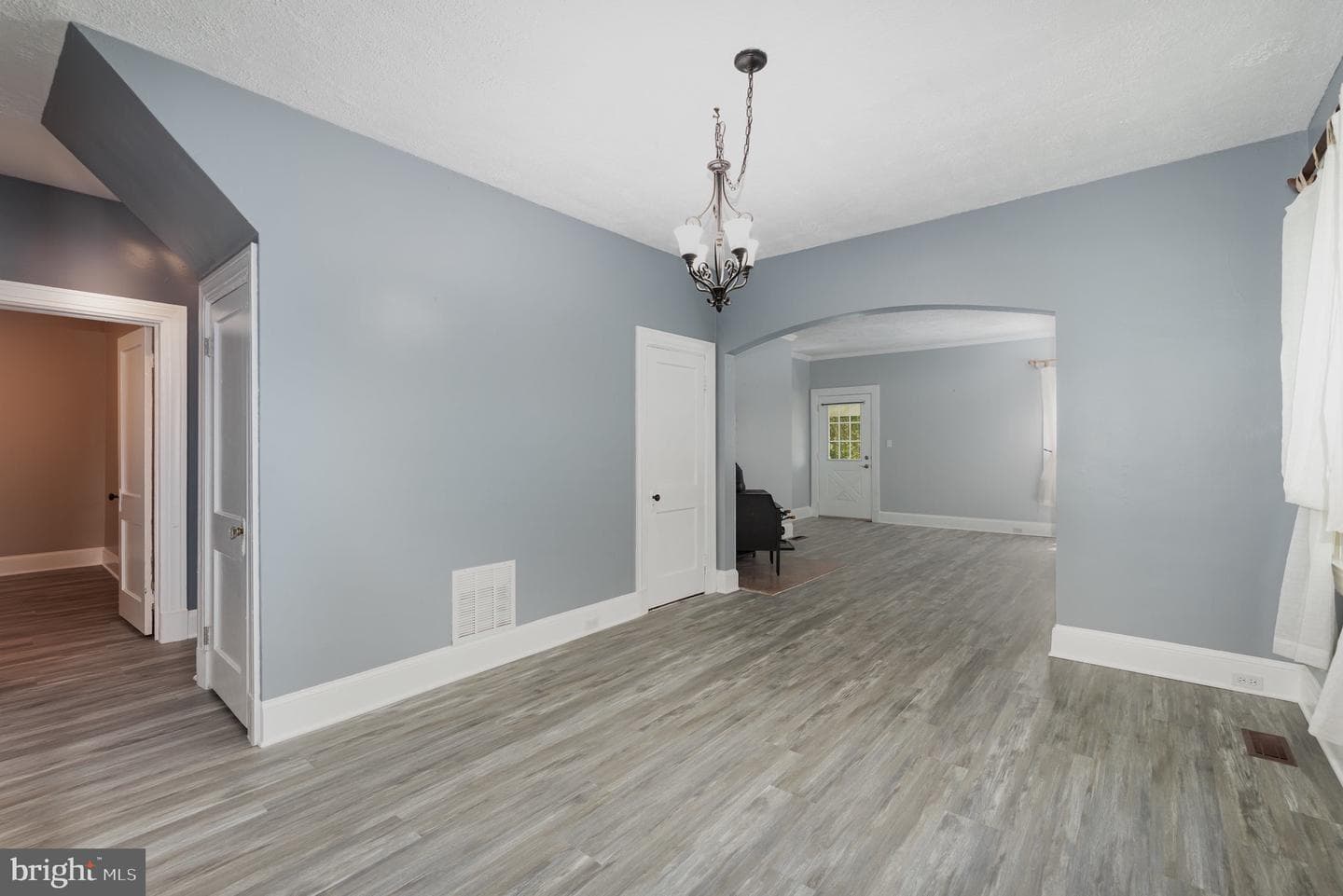 2932 Rogers Avenue photo 17