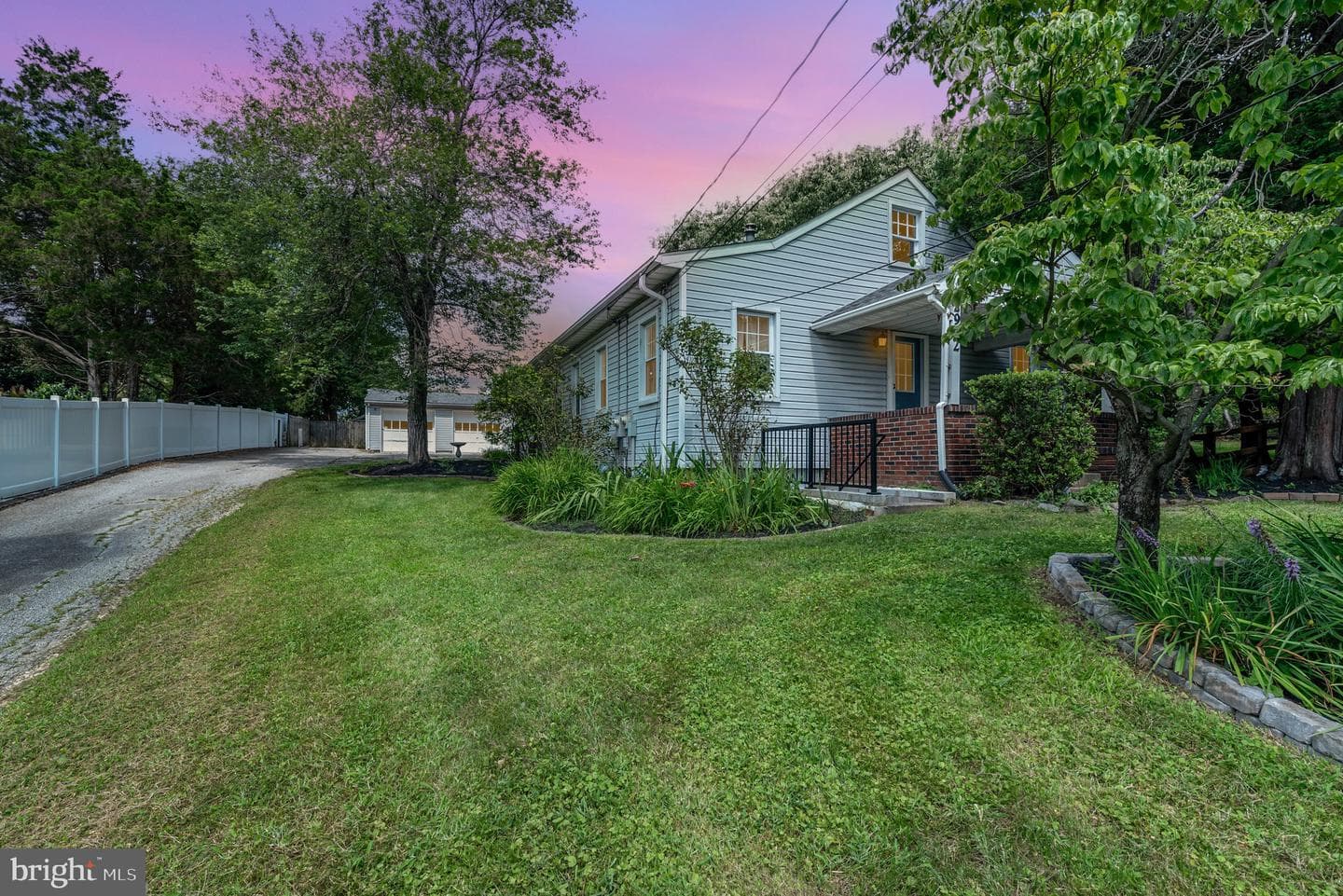 2932 Rogers Avenue photo 2