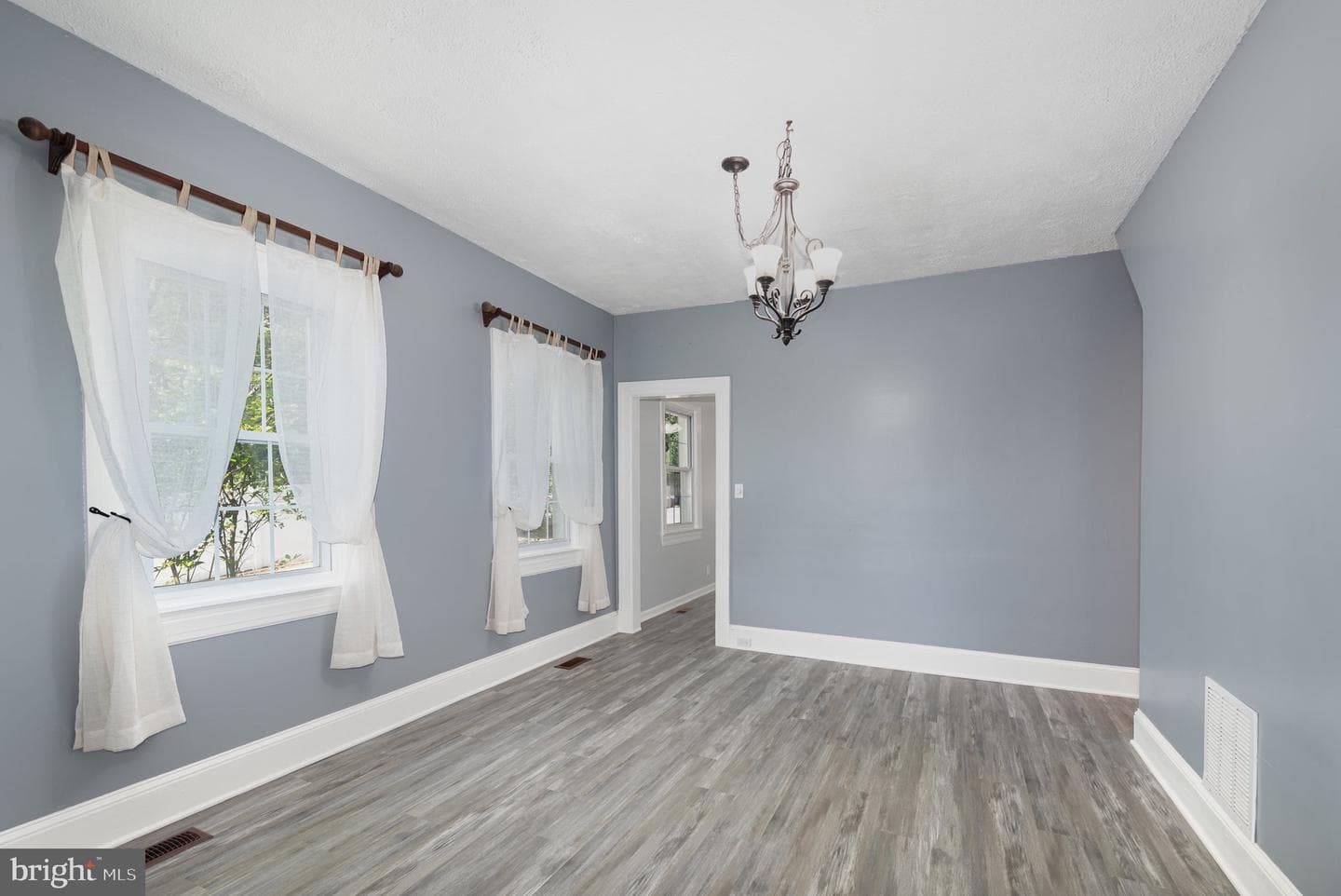 2932 Rogers Avenue photo 22