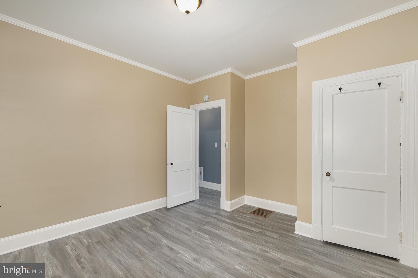 2932 Rogers Avenue photo 28