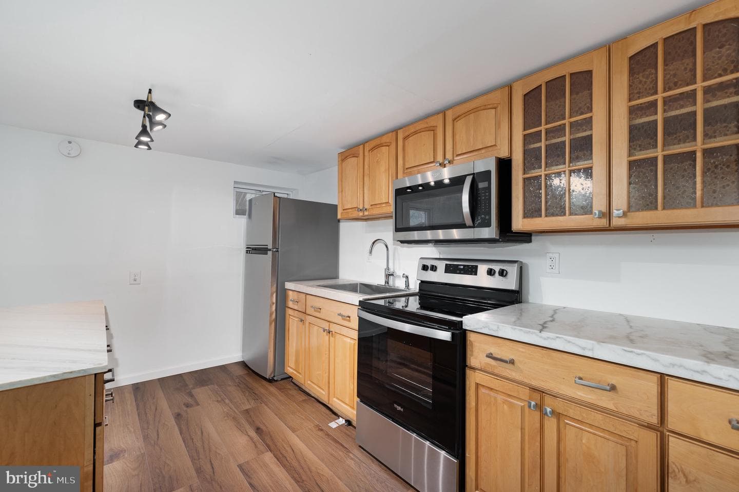 2932 Rogers Avenue photo 32