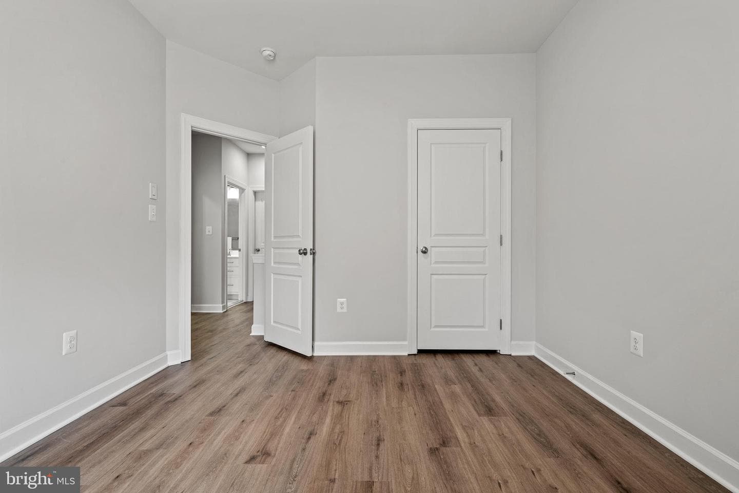 7704 Water Street photo 31