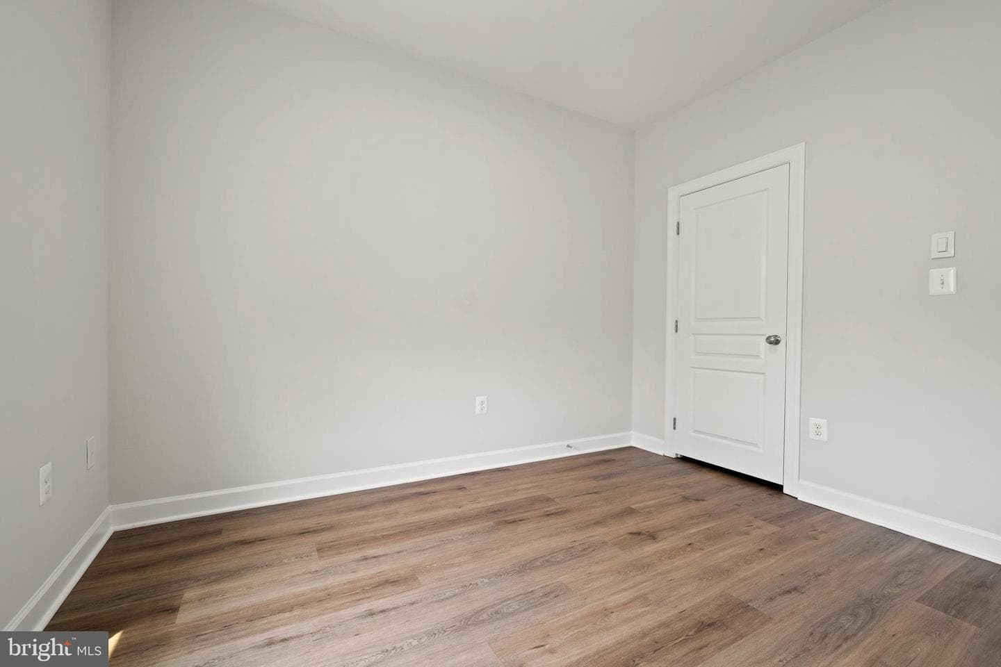 7704 Water Street photo 32
