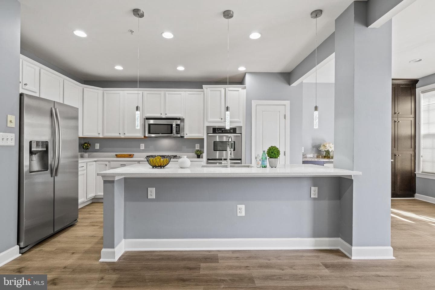 7704 Water Street photo 4