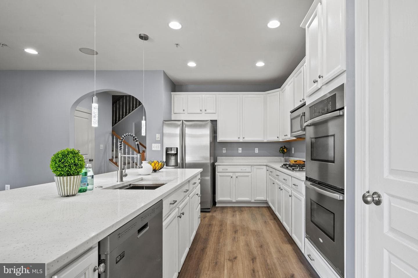 7704 Water Street photo 5