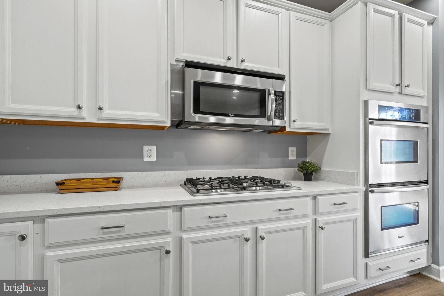 7704 Water Street photo 6