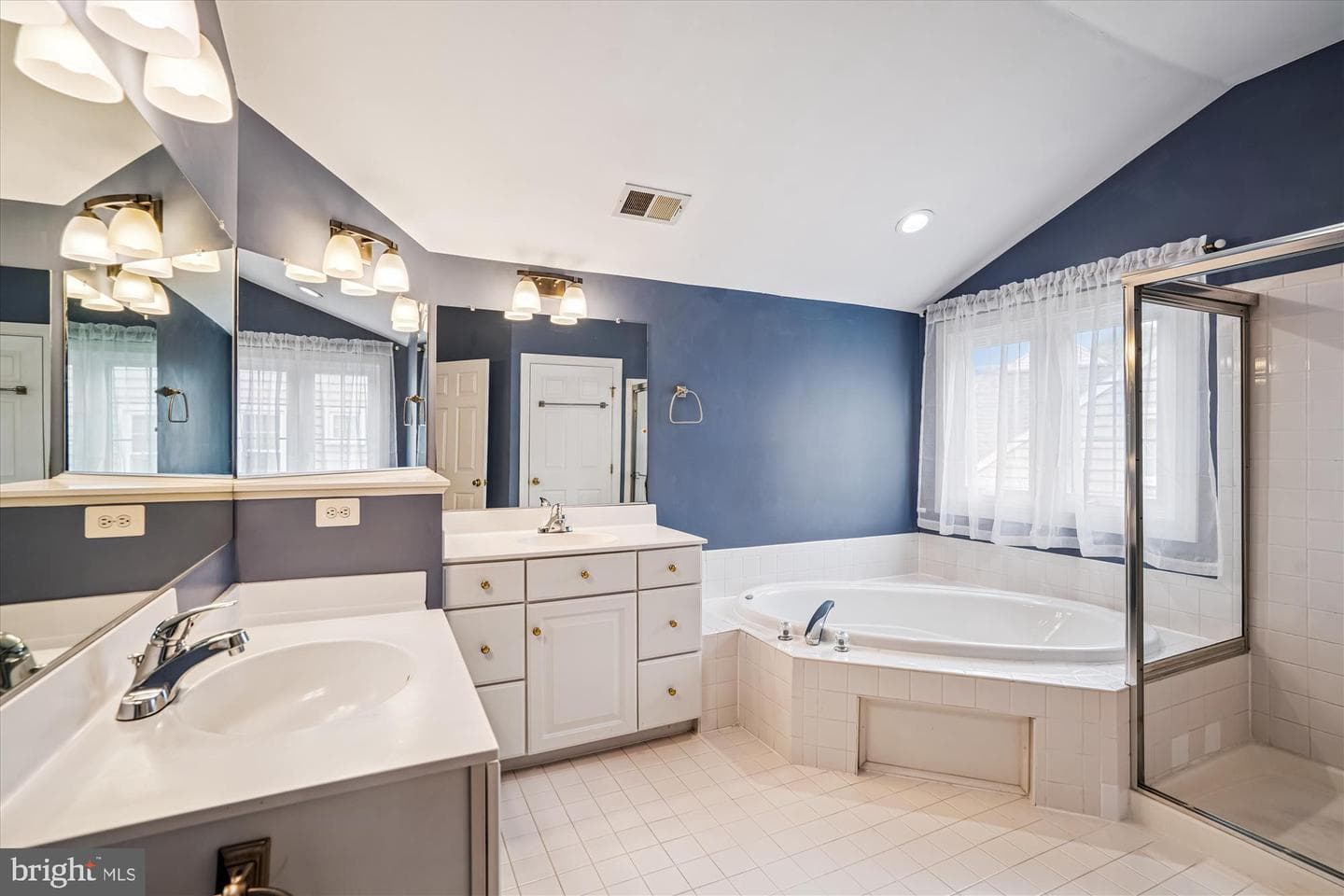 11385 Bishops Gate Lane photo 22