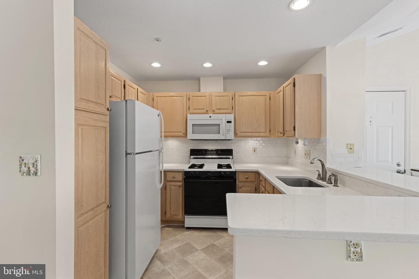 5941 Millrace Court #d-303 photo 12