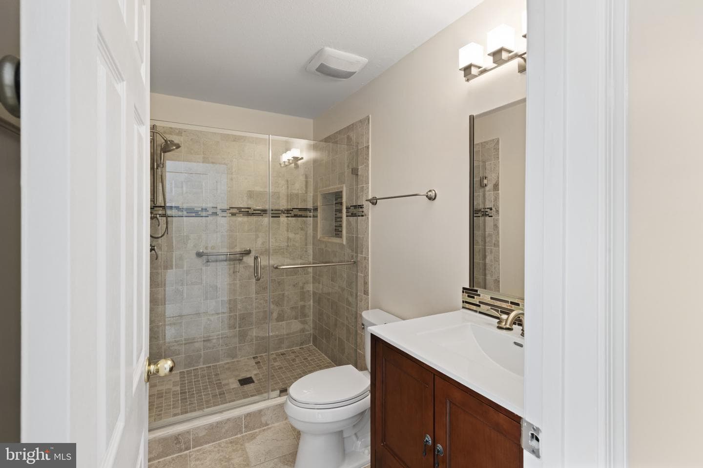 5941 Millrace Court #d-303 photo 18