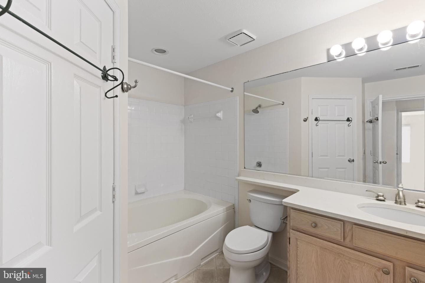5941 Millrace Court #d-303 photo 24