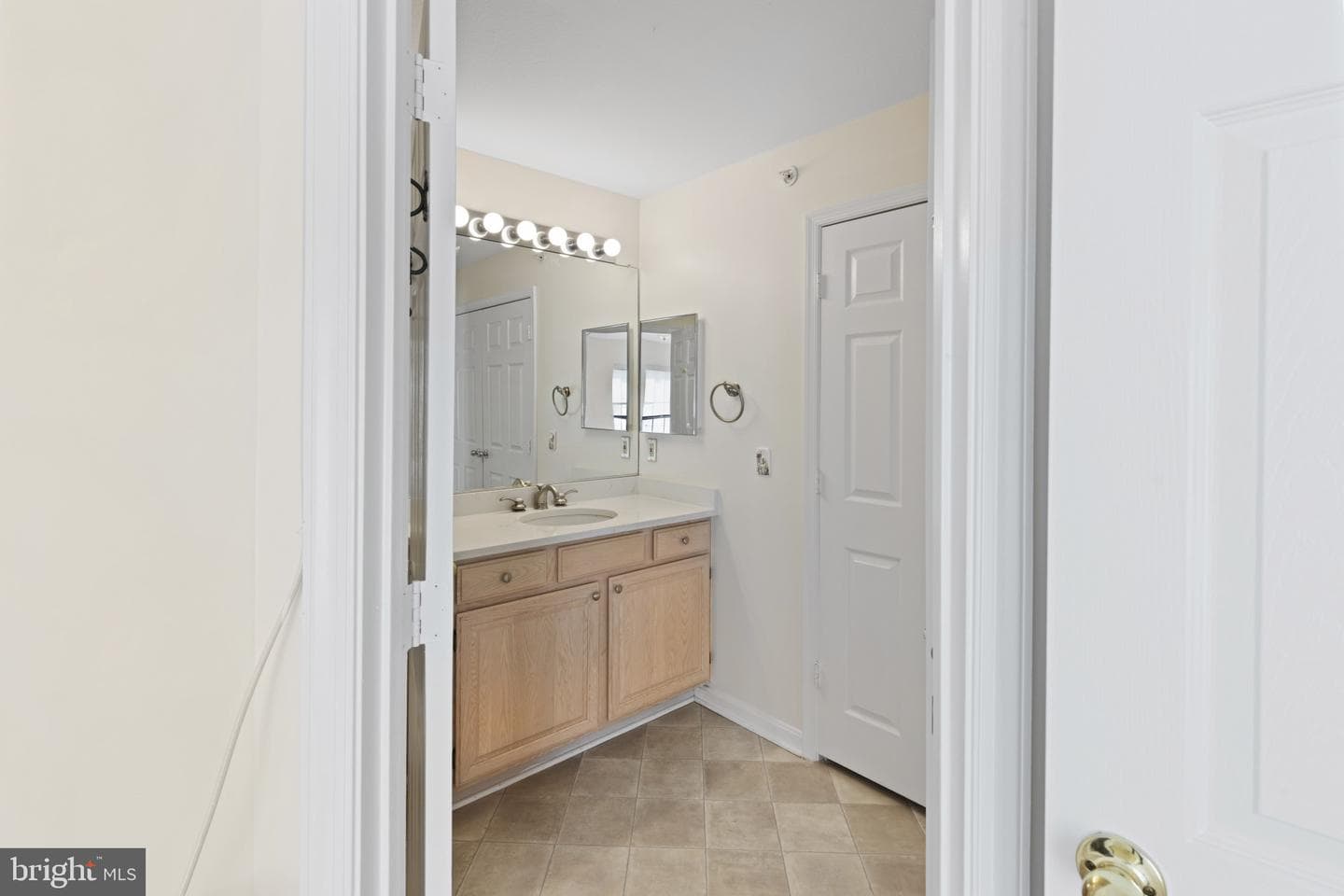5941 Millrace Court #d-303 photo 25