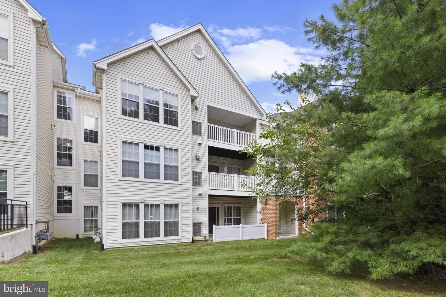 5941 Millrace Court #d-303 photo 28