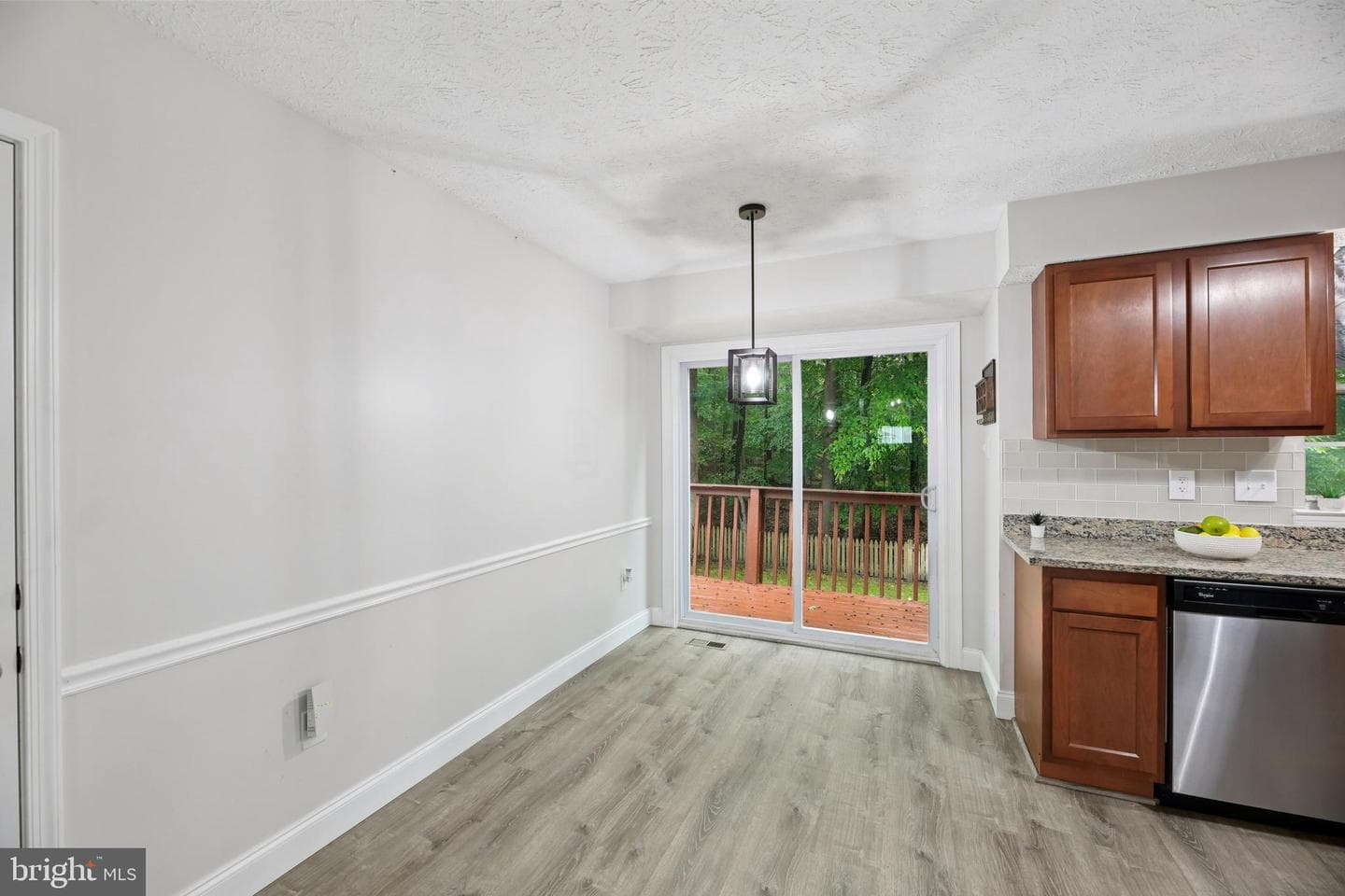 9060 Manorwood Road photo 11
