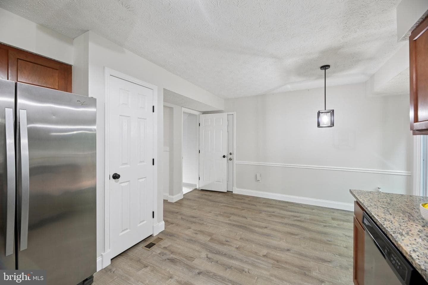 9060 Manorwood Road photo 12