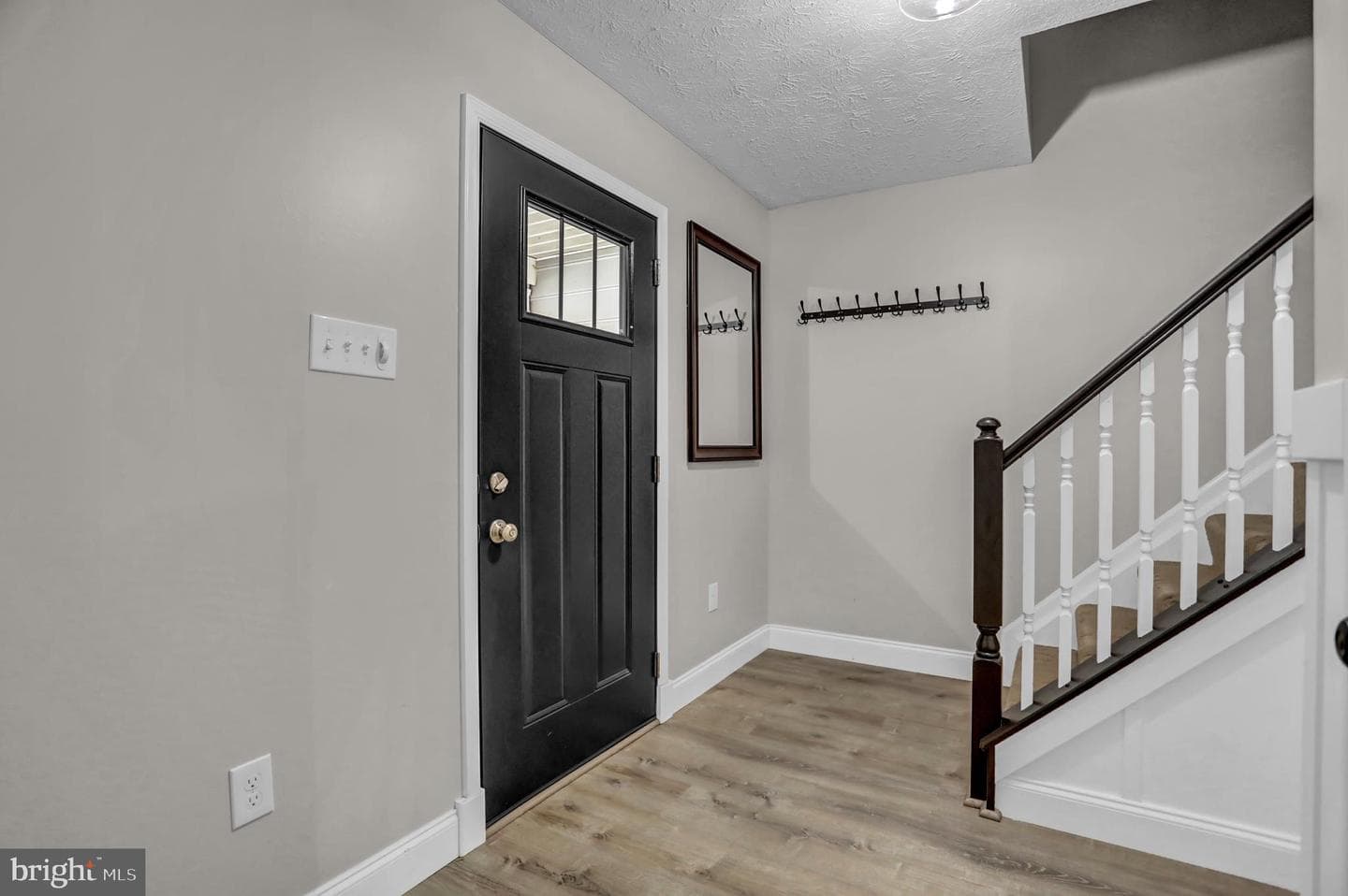 9060 Manorwood Road photo 14