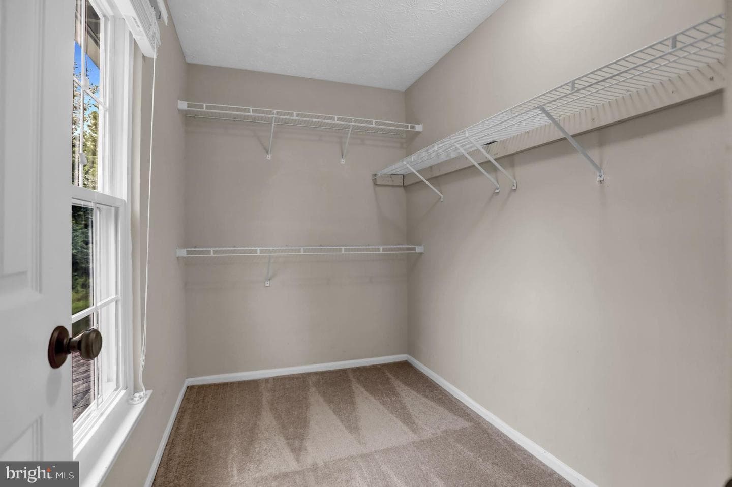 9060 Manorwood Road photo 17