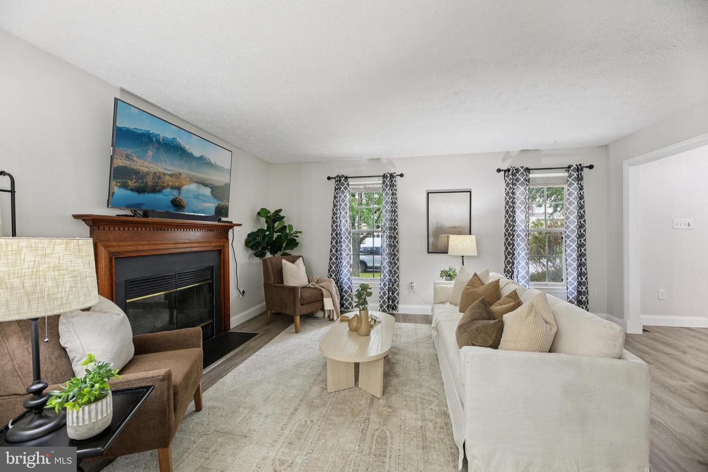 9060 Manorwood Road photo 5