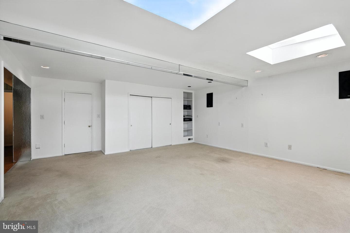 10958 Swansfield Road photo 17