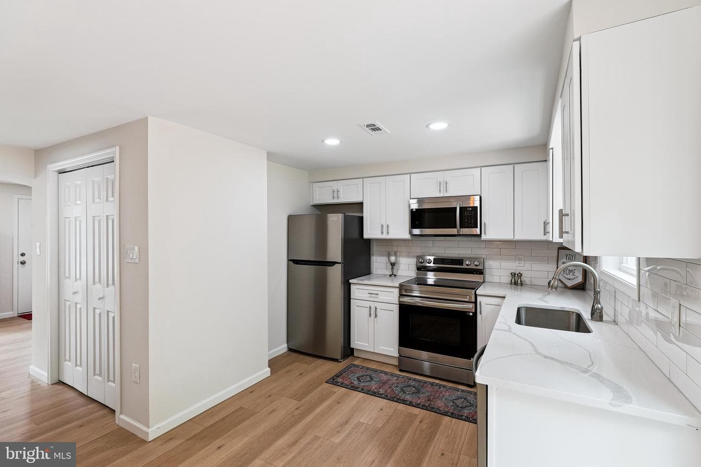 8114 Sheffield Court photo 9