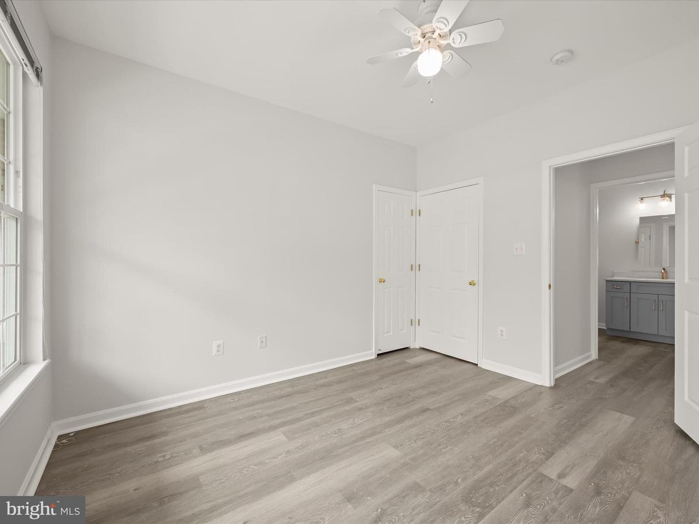 10822 Warfield Place #102 photo 23