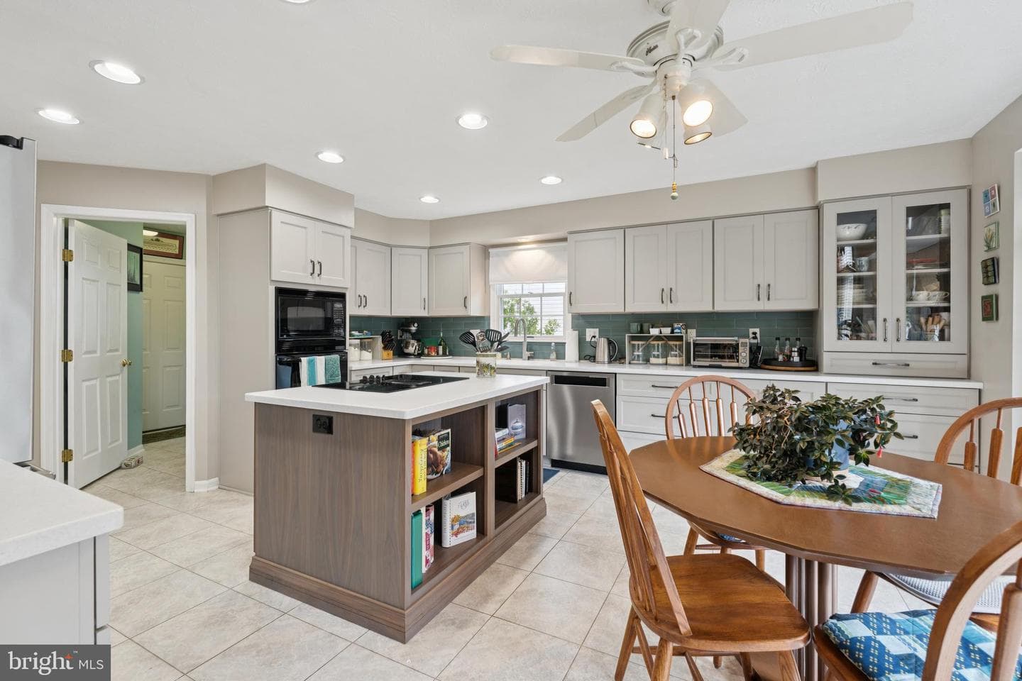 6413 Fairest Dream Lane photo 14