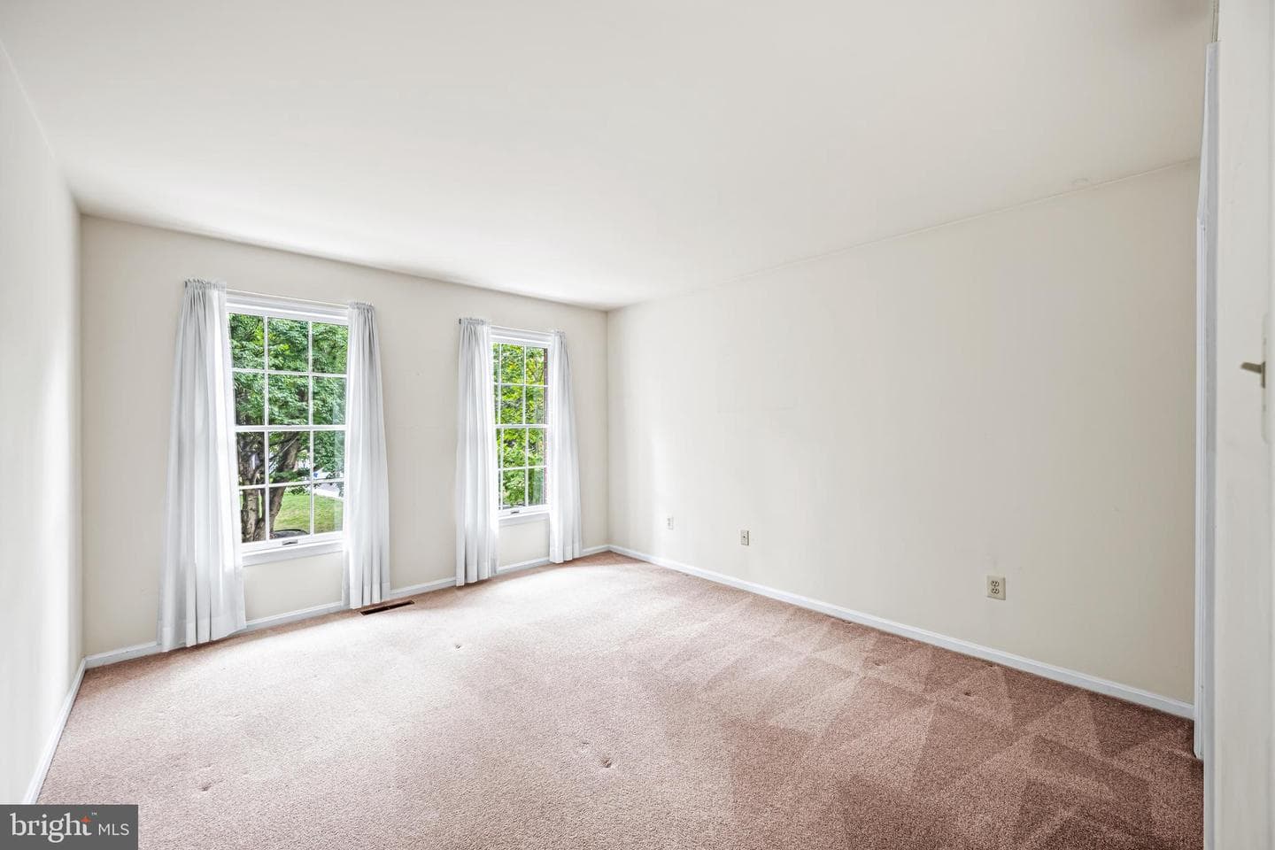 9612 Larchmede Court photo 17