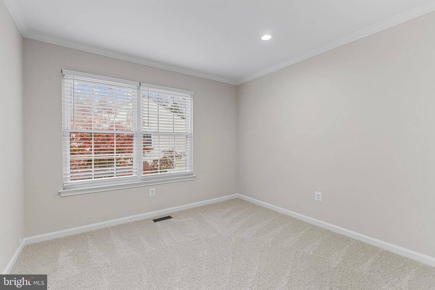8871 Stonebrook Lane photo 13