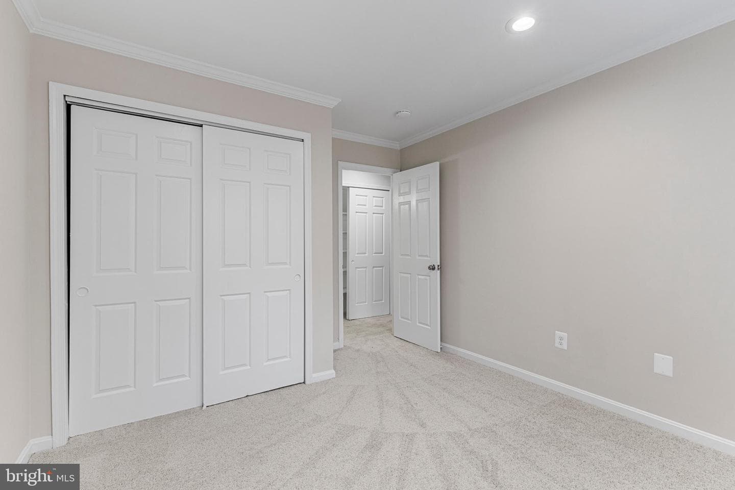 8871 Stonebrook Lane photo 14