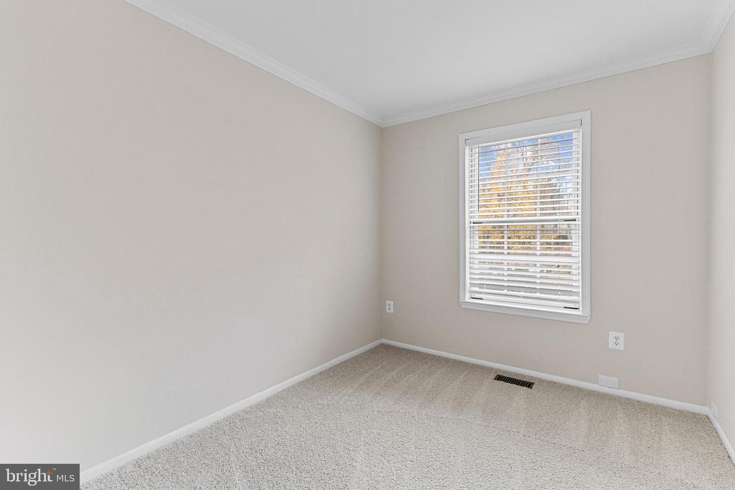 8871 Stonebrook Lane photo 16
