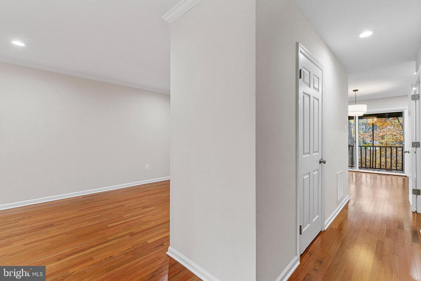8871 Stonebrook Lane photo 4