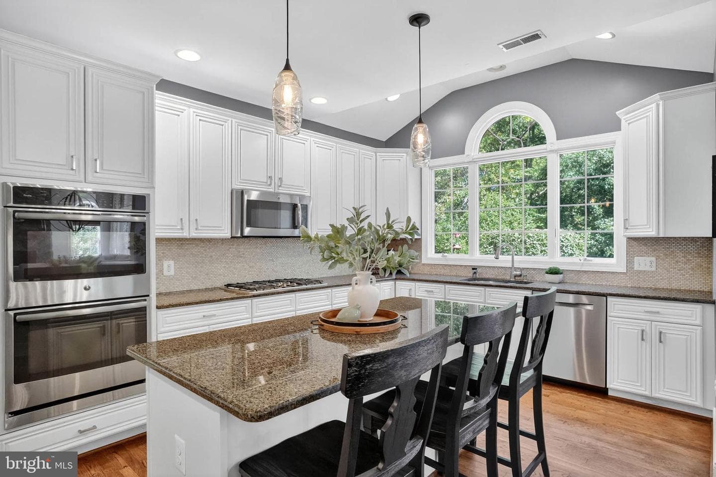 15004 Oak Ridge Court photo 5