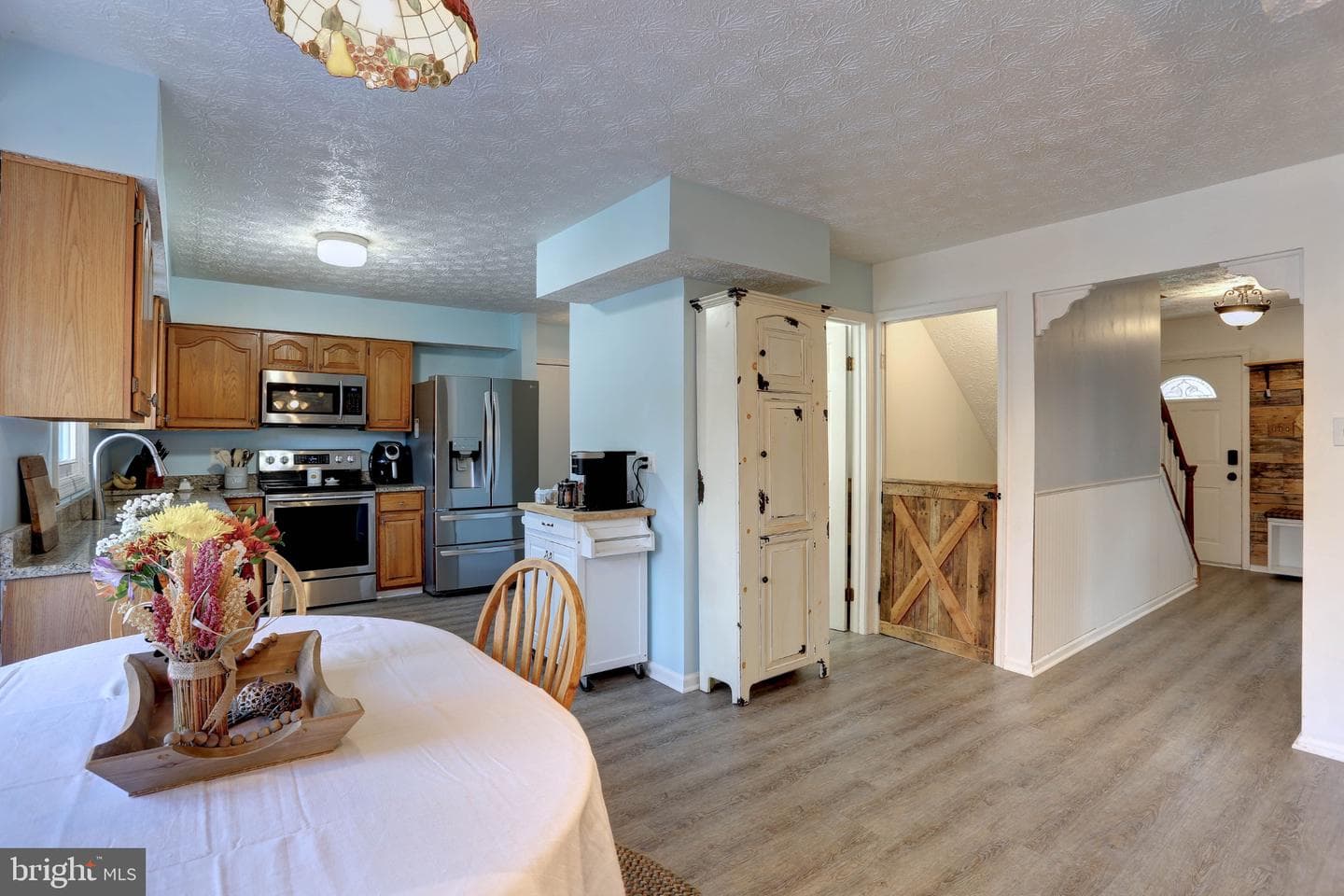 8200 Splashing Brook Court photo 18