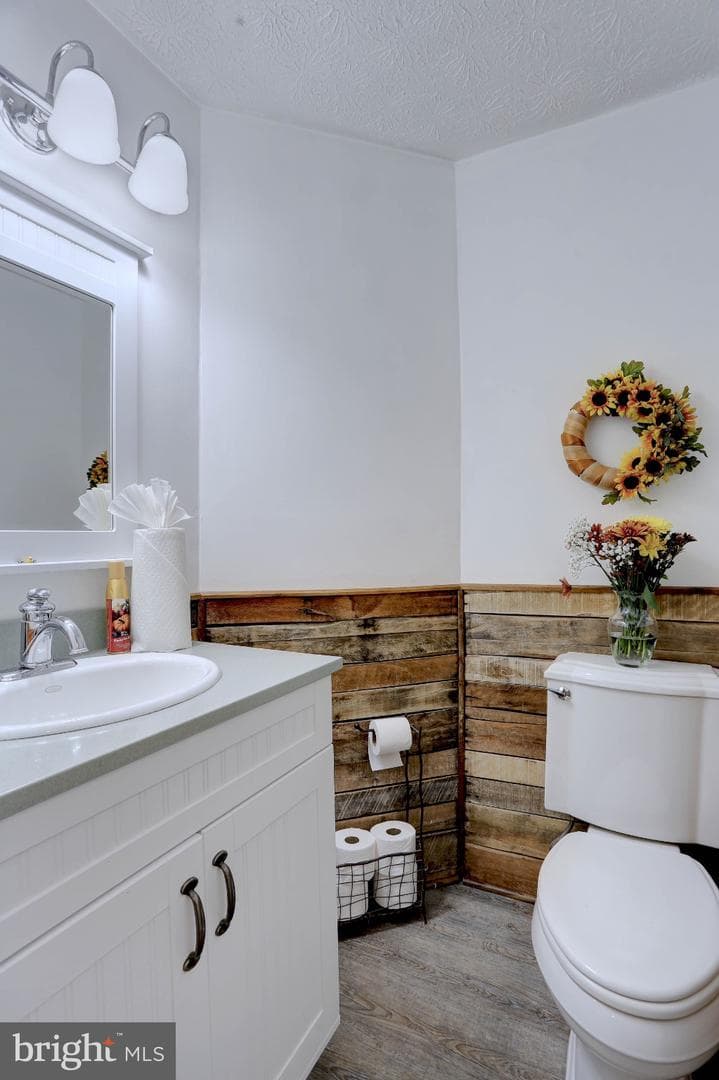 8200 Splashing Brook Court photo 25