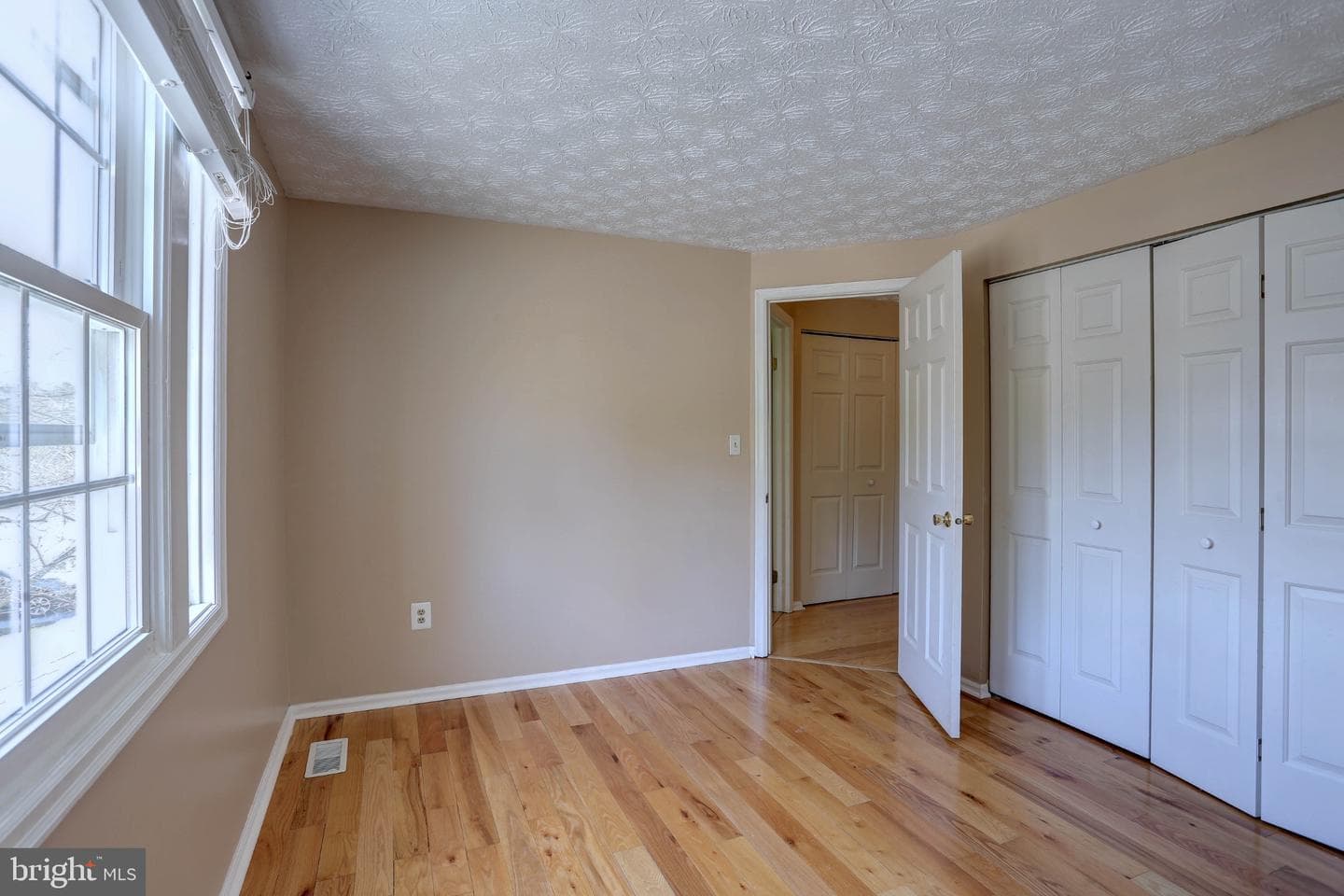 8200 Splashing Brook Court photo 40