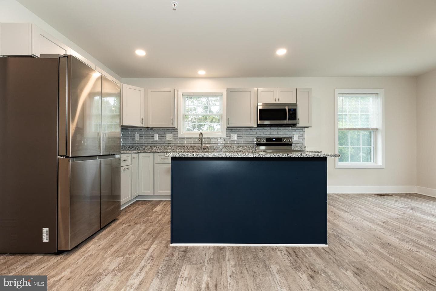 6274 Mound Street photo 23