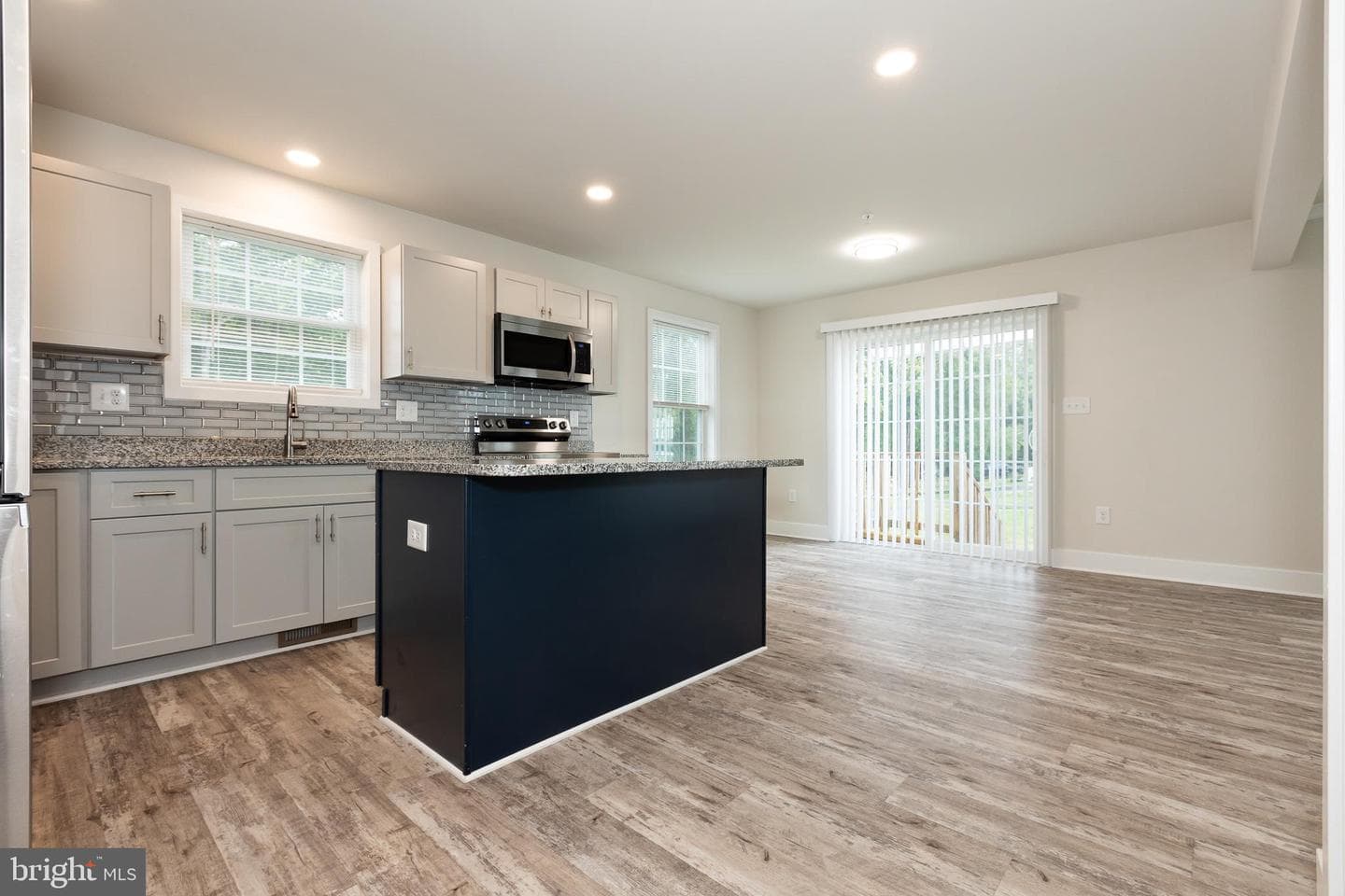 6274 Mound Street photo 27