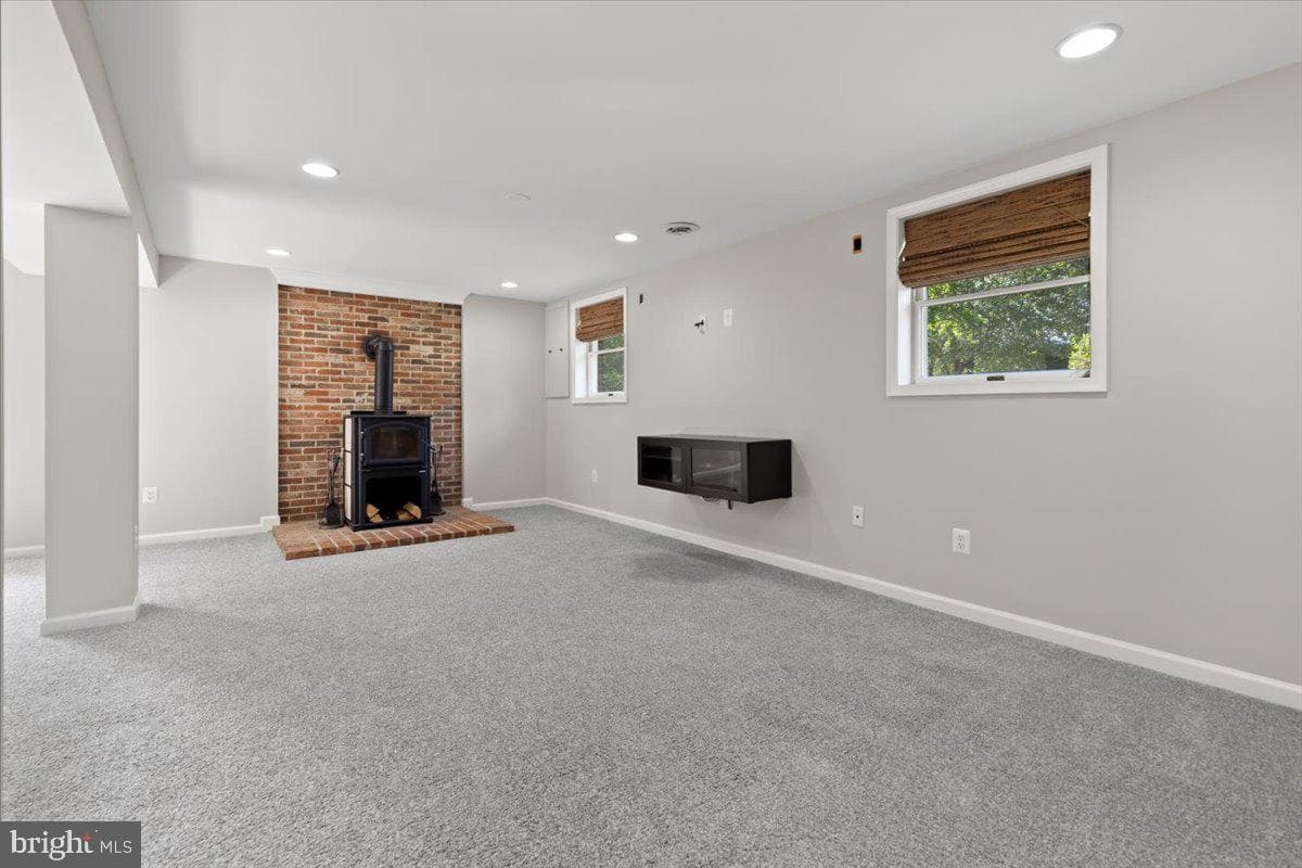 8400 Mitzy Lane photo 29