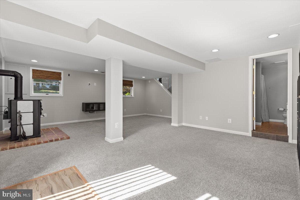 8400 Mitzy Lane photo 31