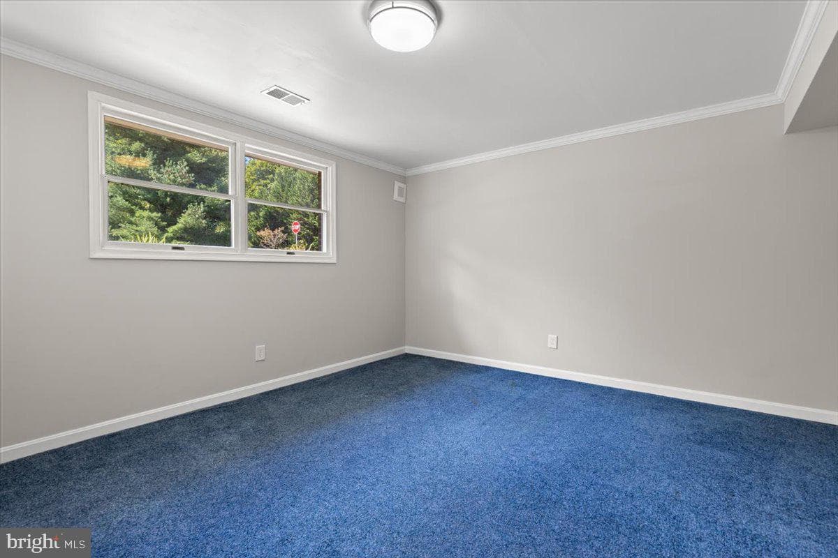 8400 Mitzy Lane photo 33