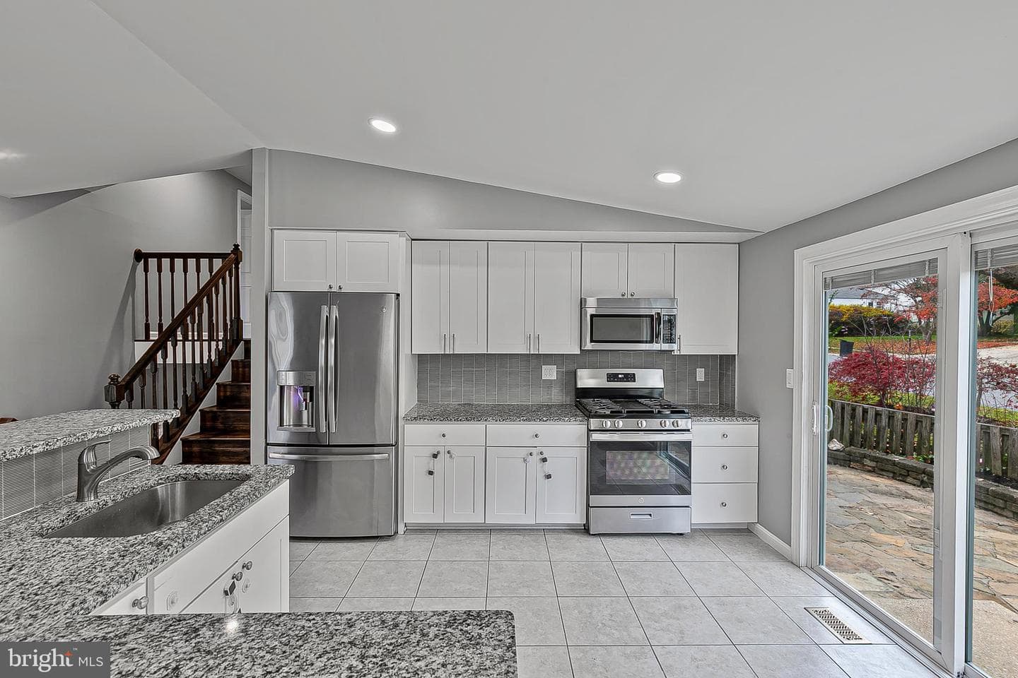 9068 Goldamber Garth photo 14