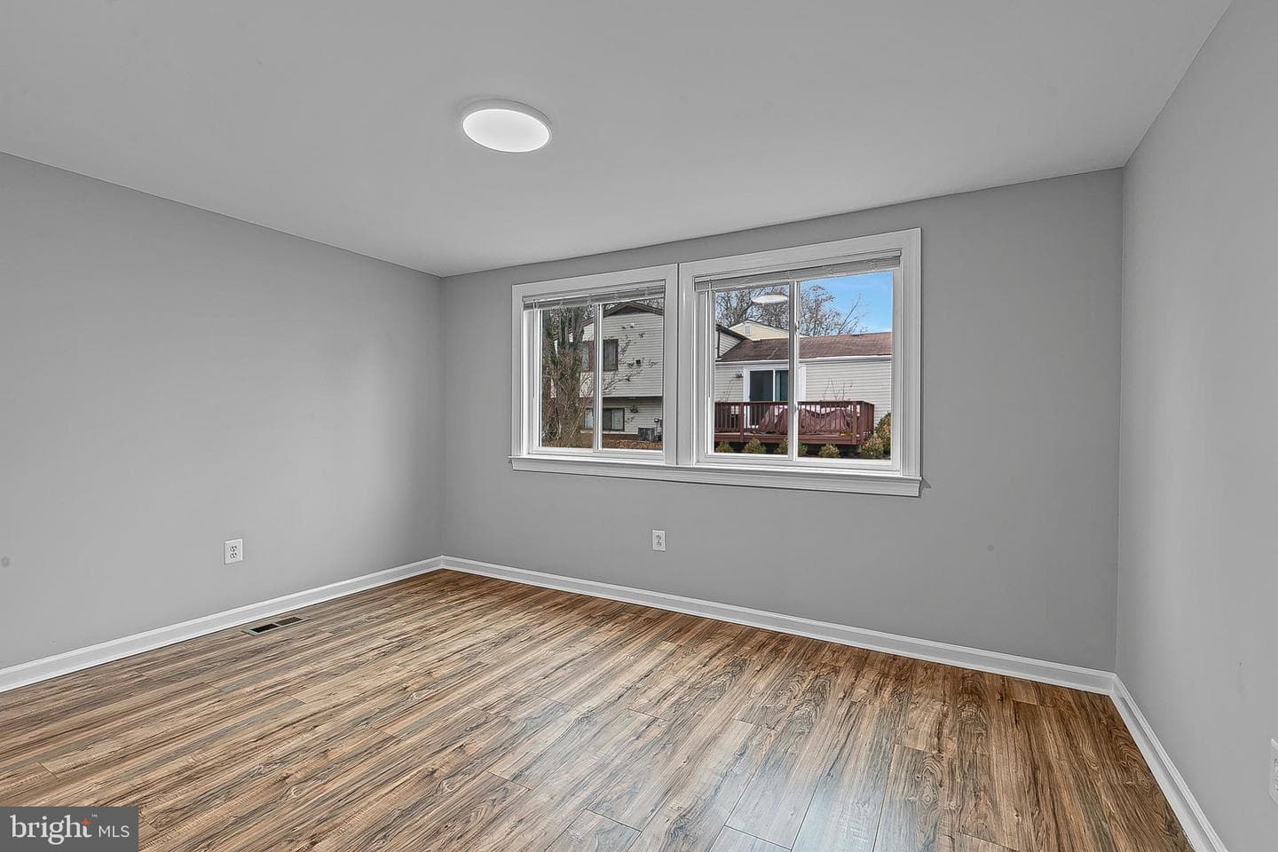 9068 Goldamber Garth photo 17