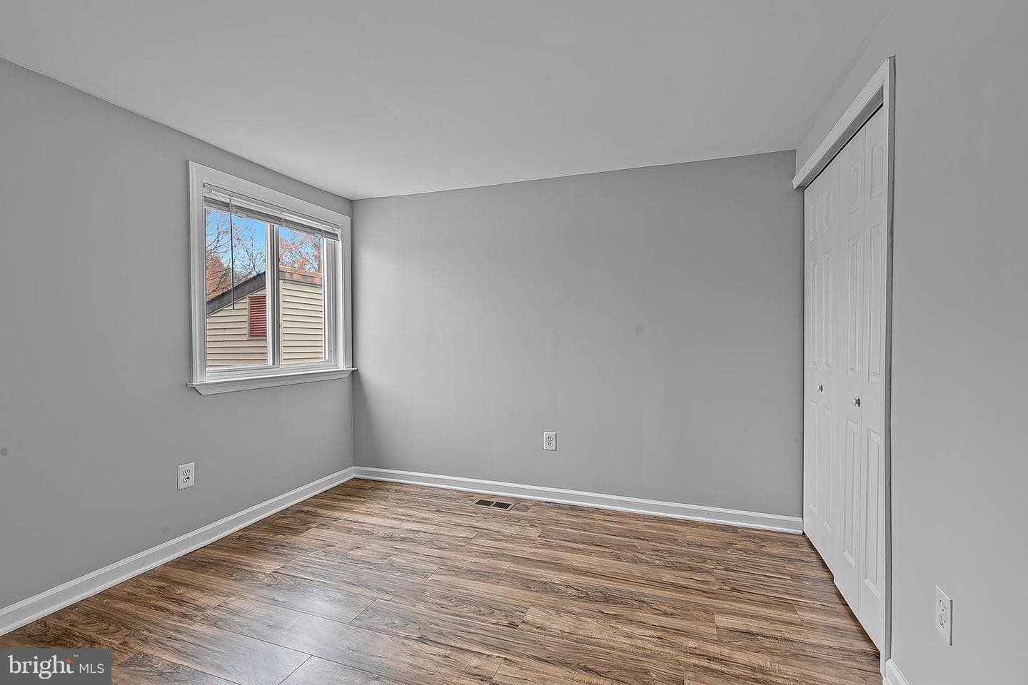 9068 Goldamber Garth photo 20