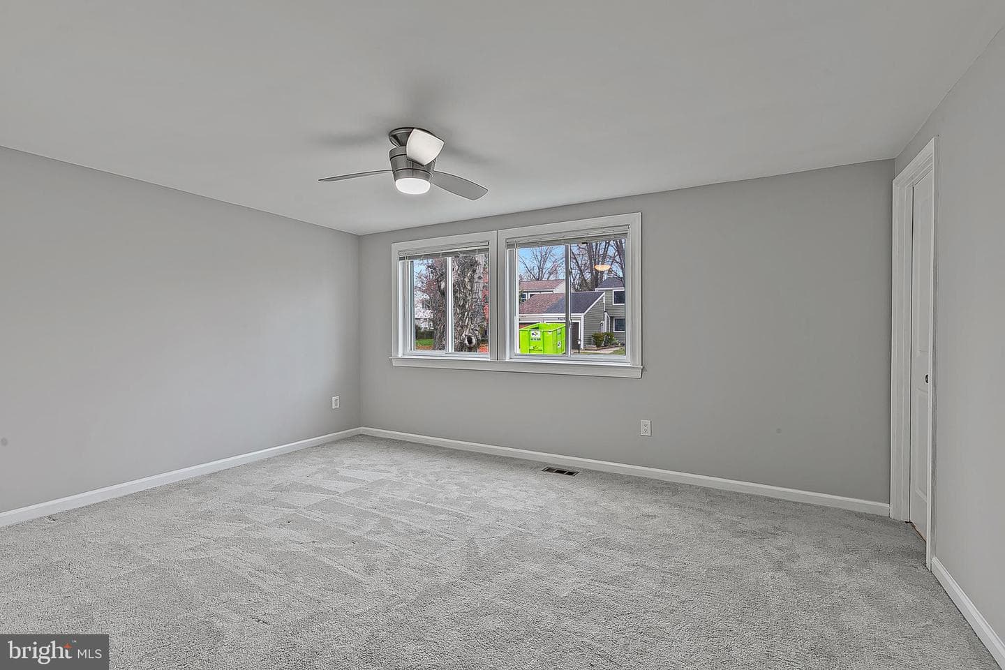 9068 Goldamber Garth photo 21