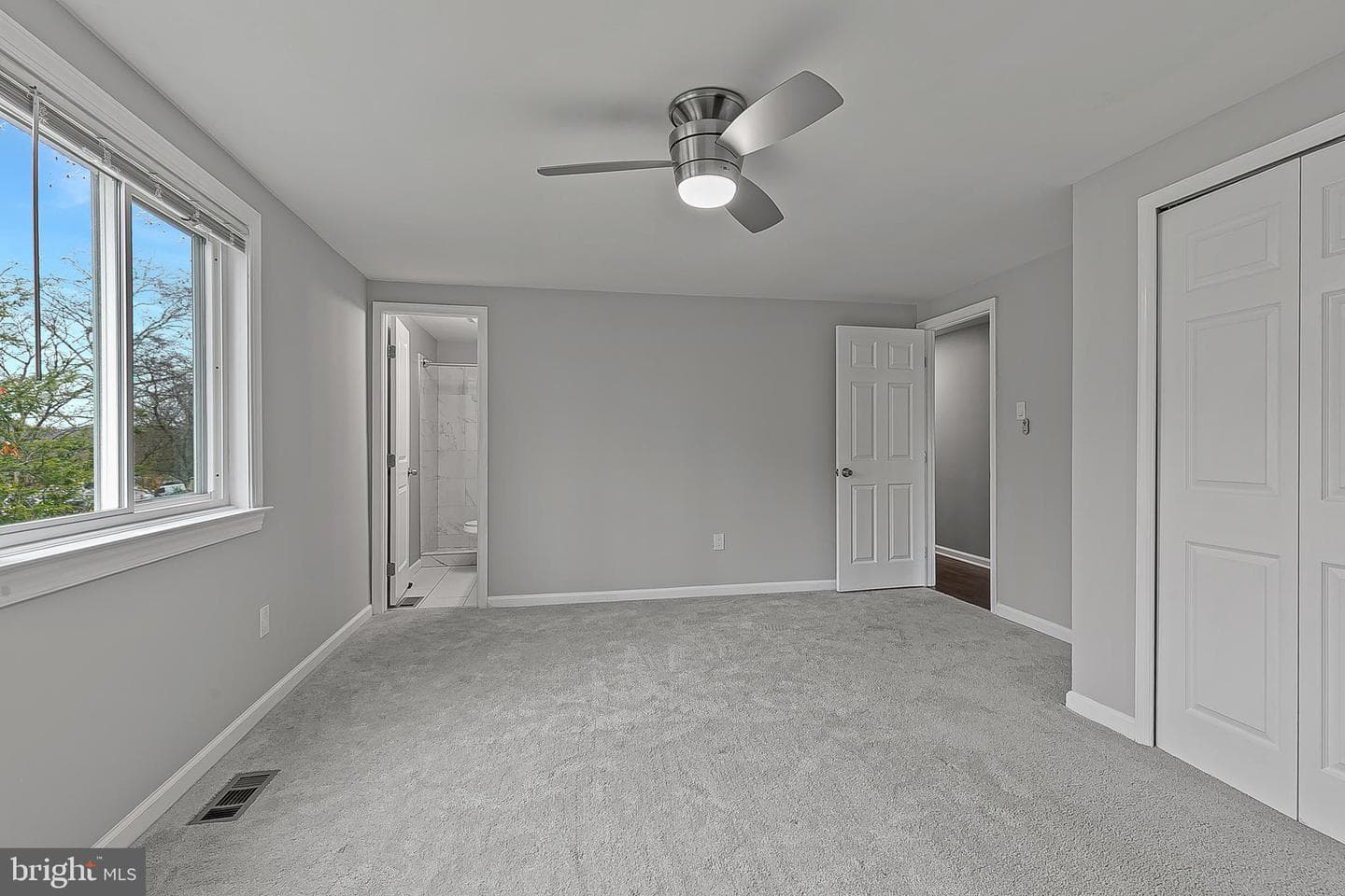 9068 Goldamber Garth photo 23